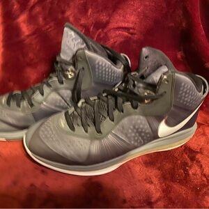 Nike Gray Athletic Shoes with Modern Design